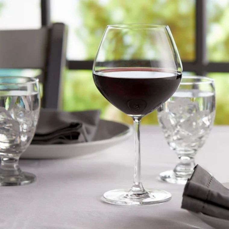 Crystal vs Glass: Differences & FAQs - WebstaurantStore