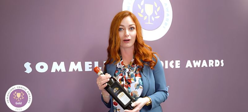 Photo for: How judges of sommelier's choice awards help increase your wine brand credibility